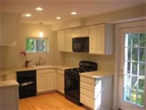 5 Dewey Ave, Delmar, NY 12054 photo 2