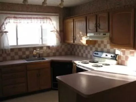 1924 Broad St, Schenectady, NY 12306 photo 4