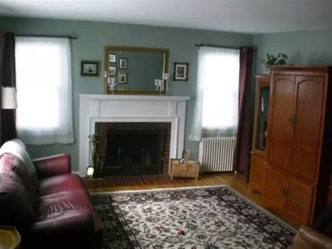 11 Plymouth Ave, Delmar, NY 12054 photo 2