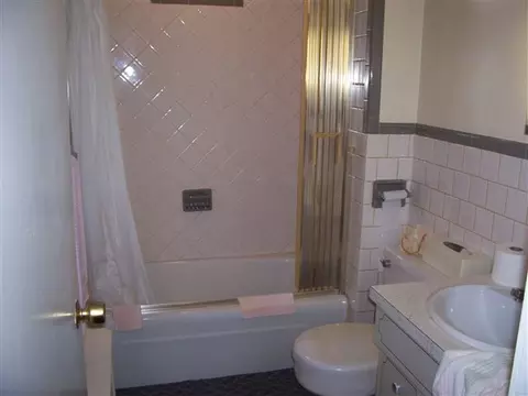 722 Vale Pl, Schenectady, NY 12308 photo 5