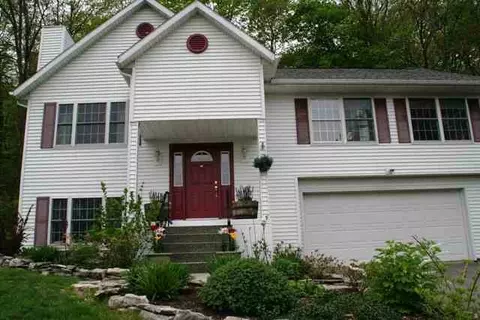 223 River Rd, Glenmont, NY 12077 photo 1