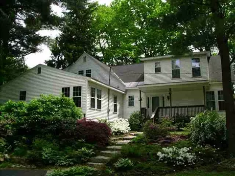 95 Beacon Rd, Glenmont, NY 12077 photo 2