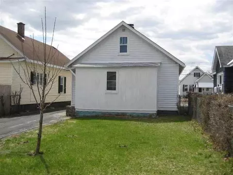 1425 Woolsey St, Schenectady, NY 12303 photo 4