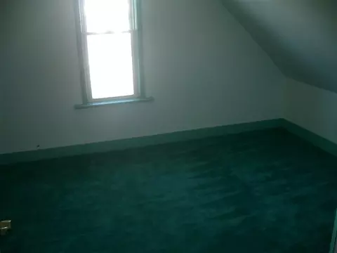 18 Elbert St, Schenectady, NY 12304 photo 9