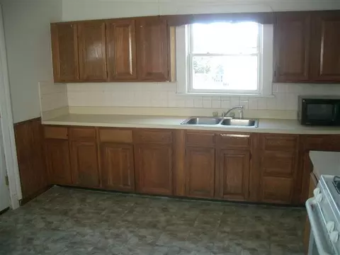 18 Elbert St, Schenectady, NY 12304 photo 3