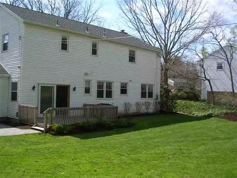 25 Carstead Dr, Slingerlands, NY 12159 photo 2