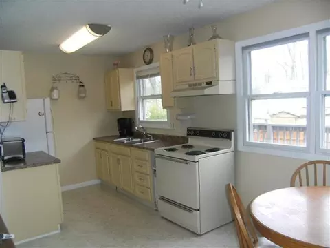 183 Ward Ave, Schenectady, NY 12304 photo 4