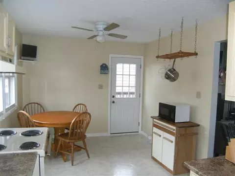 183 Ward Ave, Schenectady, NY 12304 photo 5