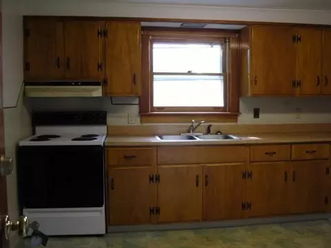 34 Hamilton Ave, Corinth, NY 12822 photo 4