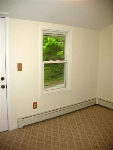 5 Parker Rd, Schenectady, NY 12304 photo 4