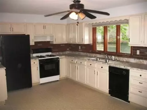 5 Parker Rd, Schenectady, NY 12304 photo 8