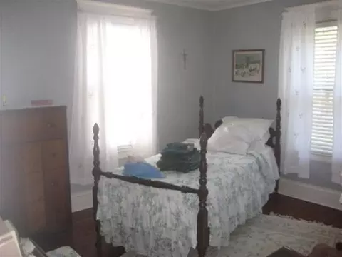 1860 Becker St, Schenectady, NY 12304 photo 8