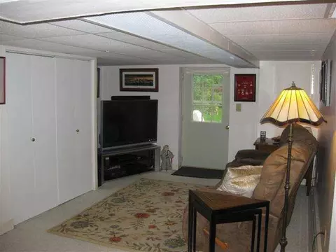 16 Brookview Ave, Delmar, NY 12054 photo 7