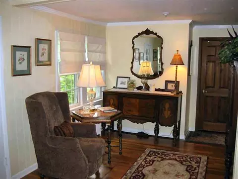 16 Brookview Ave, Delmar, NY 12054 photo 4