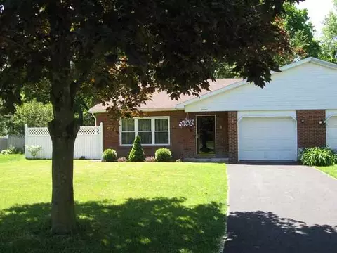 16 Olympian Dr, Slingerlands, NY 12159 photo 1