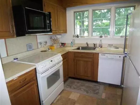 29 Oak Rd, Delmar, NY 12054 photo 4