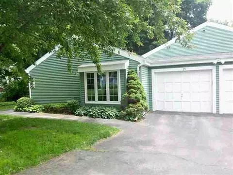 29 Oak Rd, Delmar, NY 12054 photo 2