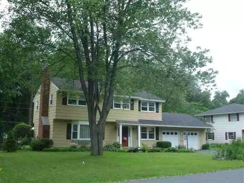 64 Dumbarton Dr, Delmar, NY 12054 photo 1