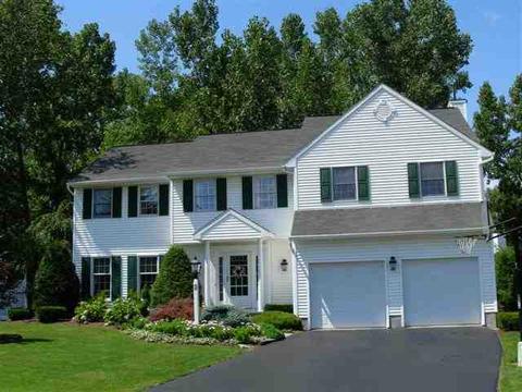 2 Bobwhite Dr, Glenmont, NY 12077 photo 1