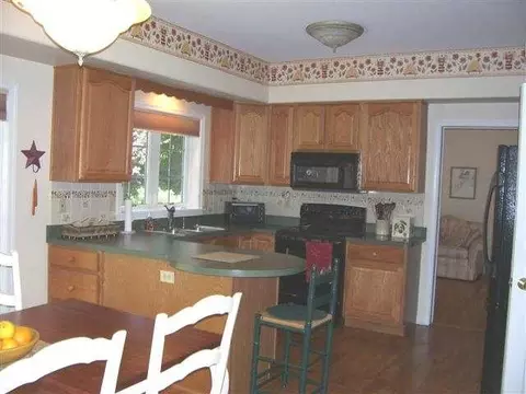 7 Fields End Dr, Glenmont, NY 12077 photo 4