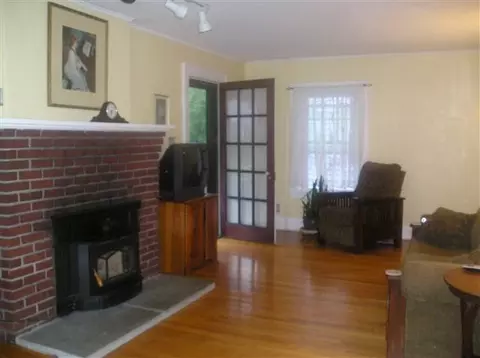 718 Decamp Ave, Schenectady, NY 12309 photo 4