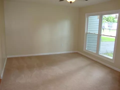 349 Chiswell Rd, Schenectady, NY 12304 photo 2