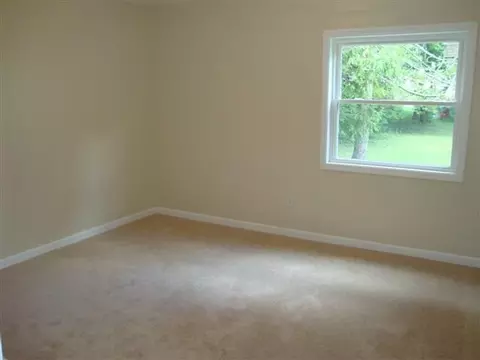 349 Chiswell Rd, Schenectady, NY 12304 photo 8