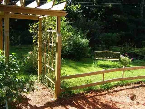 18 Beverly Dr, Albany, NY 12203 photo 9
