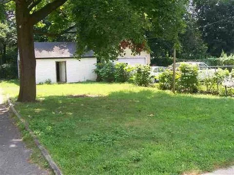 214 Mcclellan St, Schenectady, NY 12304 photo 4