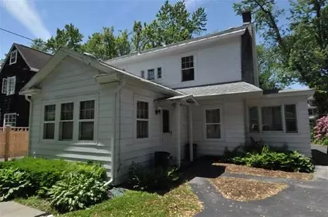852 Wright Ave, Schenectady, NY 12309 photo 2