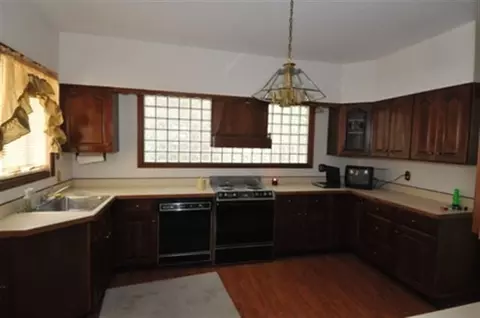 852 Wright Ave, Schenectady, NY 12309 photo 4