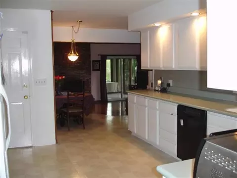 103 Hampton St, Delmar, NY 12054 photo 3