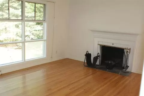 33 Murray Ave, Delmar, NY 12054 photo 4