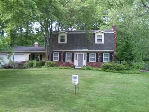 74 Carstead Dr, Slingerlands, NY 12159 photo 2