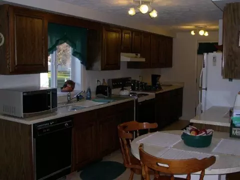 110 Pilling Dr, Fonda, NY 12068 photo 2