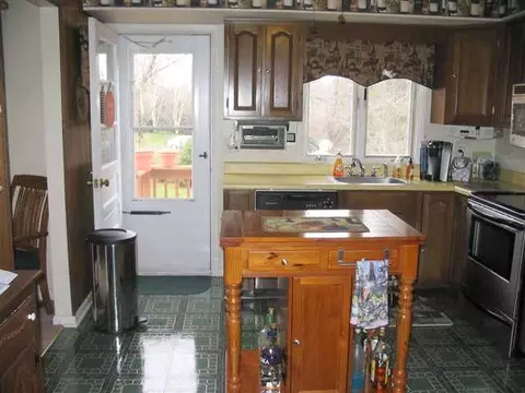 11 Windmill Dr, Glenmont, NY 12077 photo 4