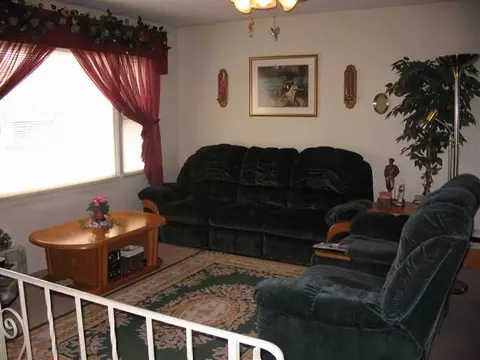 11 Windmill Dr, Glenmont, NY 12077 photo 7