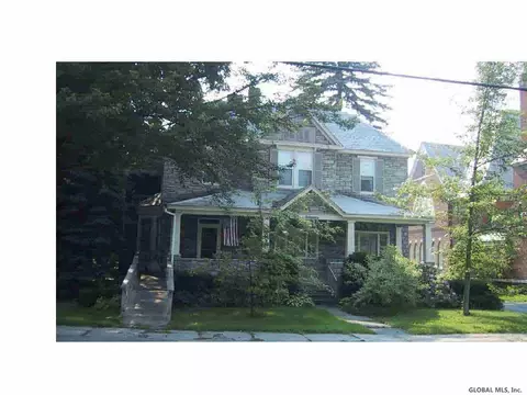 25 Quaker St, Granville, NY 12832