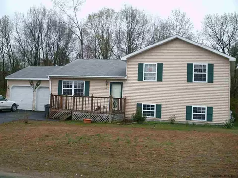 10 Devine Dr, Hudson Falls, NY 12839 photo 1