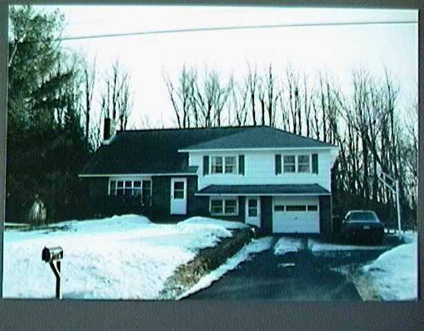 8 Hadel Rd, Schenectady, NY 12302 photo 1