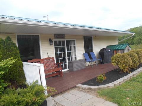 10620 Cagwin Rd, Delevan, NY 14042 photo 1