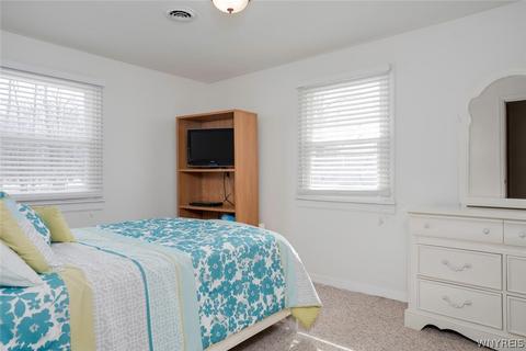 9198 Waterman Rd, Evans, NY 14006 photo 11