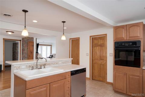9198 Waterman Rd, Evans, NY 14006 photo 5