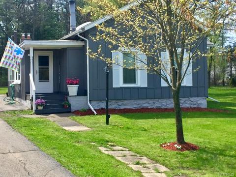 9402 S Main St, Angola, NY 14006 photo 1