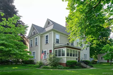 6689 E Quaker St, Orchard Park, NY 14127