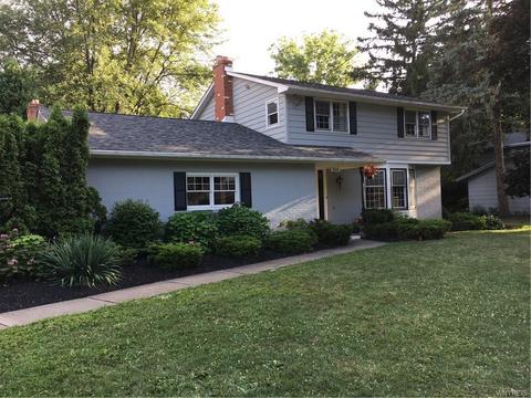 424 Dutton Dr, Lewiston, NY 14092 photo 1