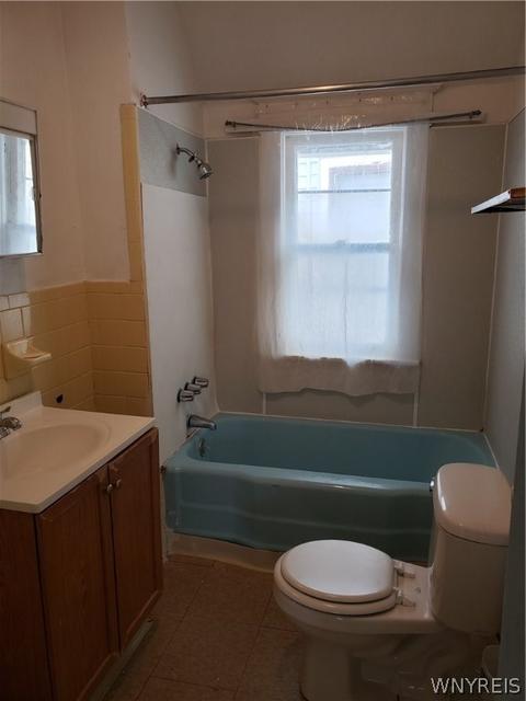 39 Cornwall Ave, Buffalo, NY 14215 photo 6