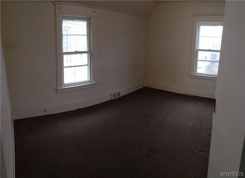 39 Cornwall Ave, Buffalo, NY 14215 photo 8