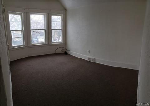 39 Cornwall Ave, Buffalo, NY 14215 photo 9