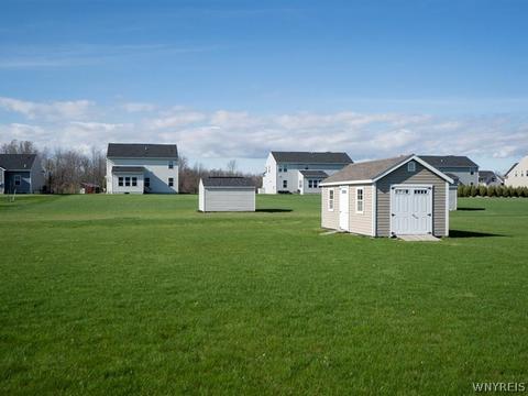 4915 Cloverleaf Ln, Pendleton, NY 14094 photo 24